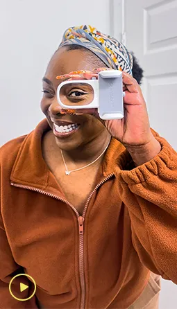 Real Smile Express patient overviewing how to use the SDA app